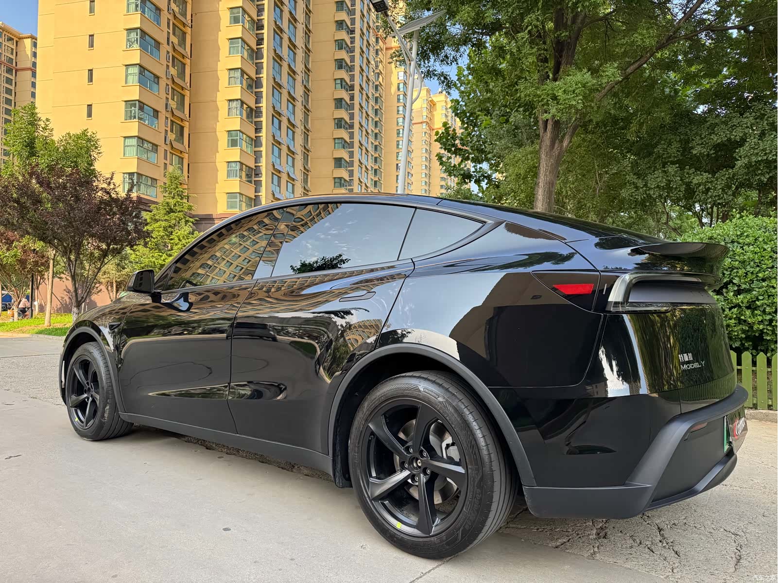 Tesla Model Y, 2025 4
