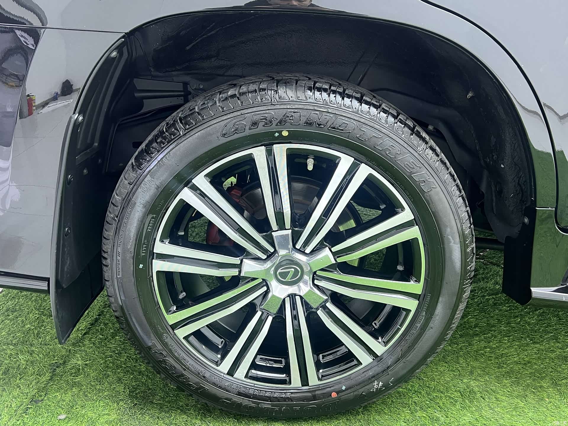 Lexus LX, 2019 33