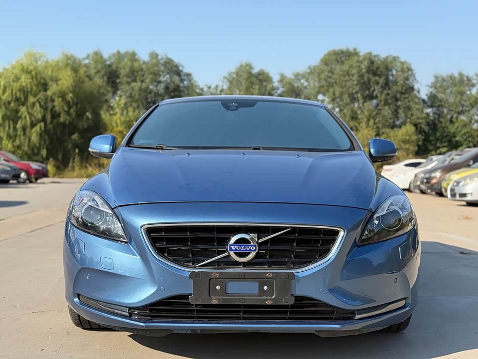 Volvo V40