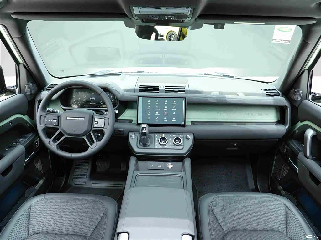 Land Rover Defender, 2023 6