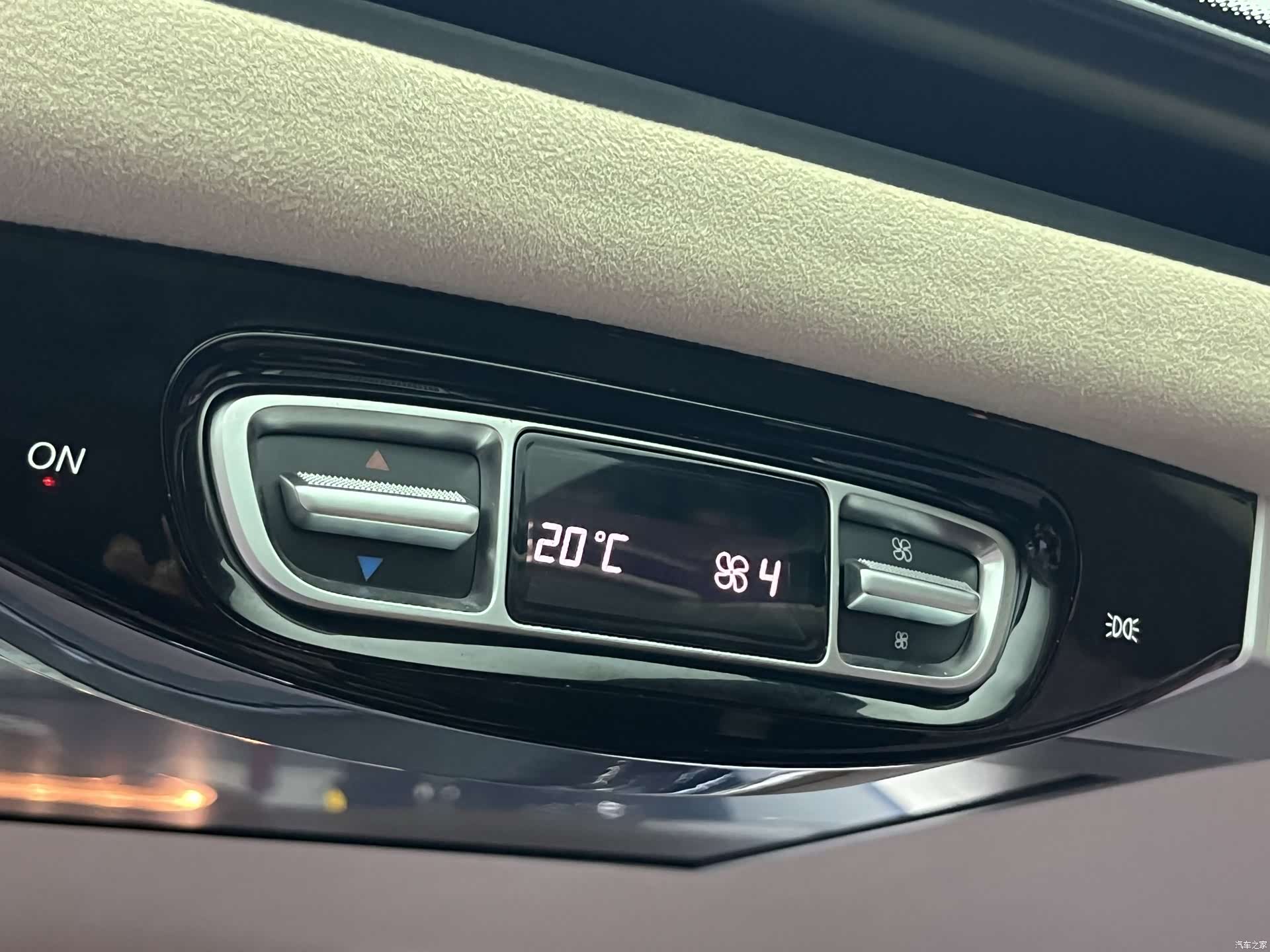 Mercedes-Benz V-Class, 2021 24