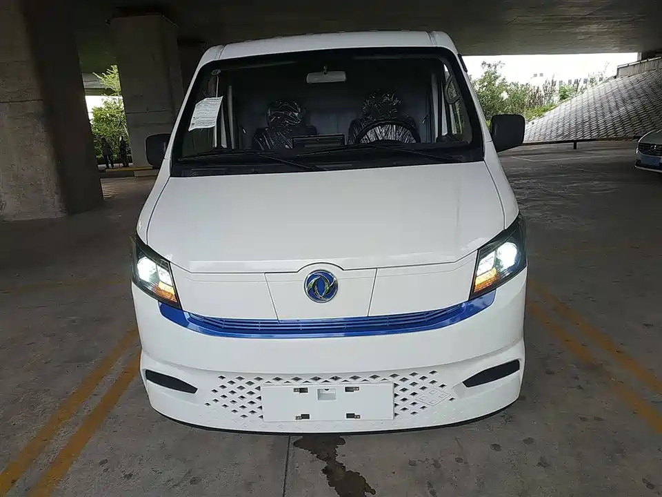 Dongfeng Yufeng EM27
