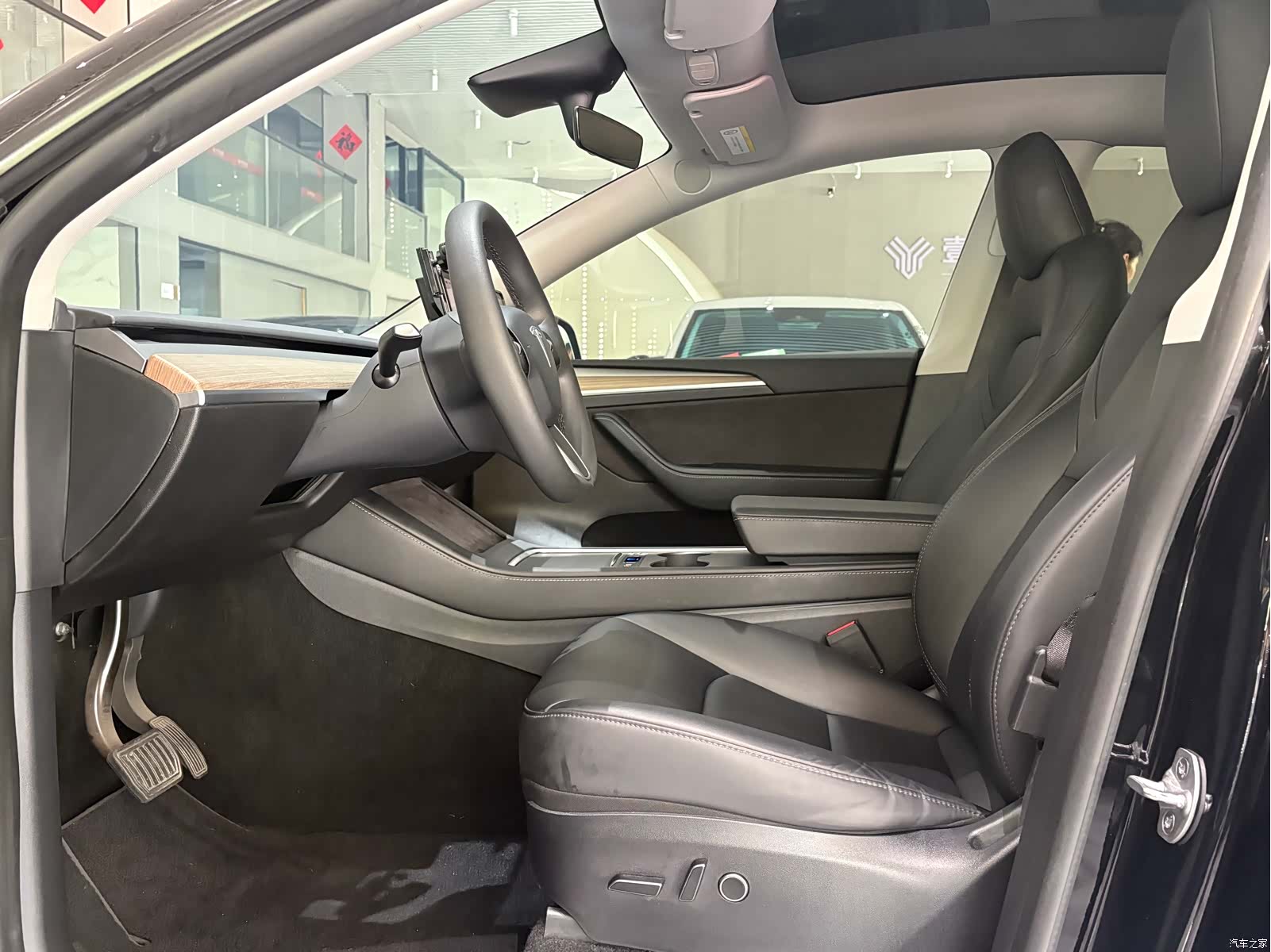 Tesla Model Y, 2023 все фото