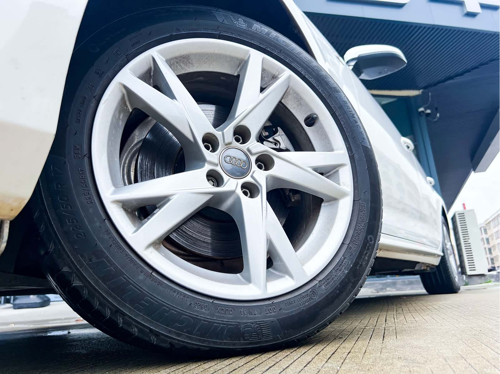 Audi A4L, 2017 все фото