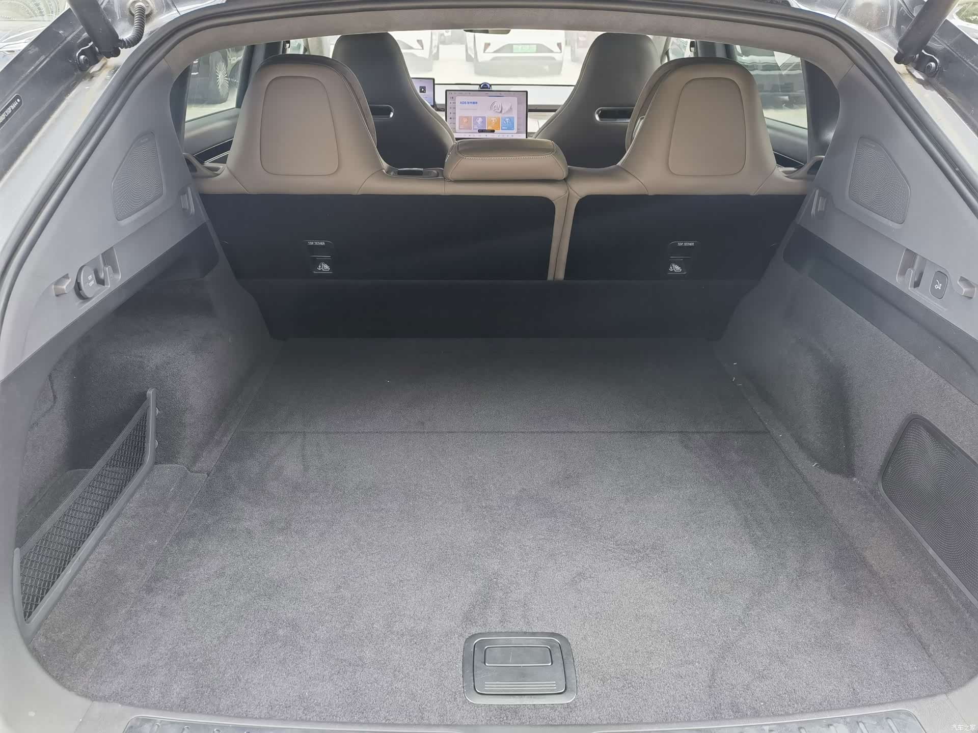 Luxeed R7, 2025 17