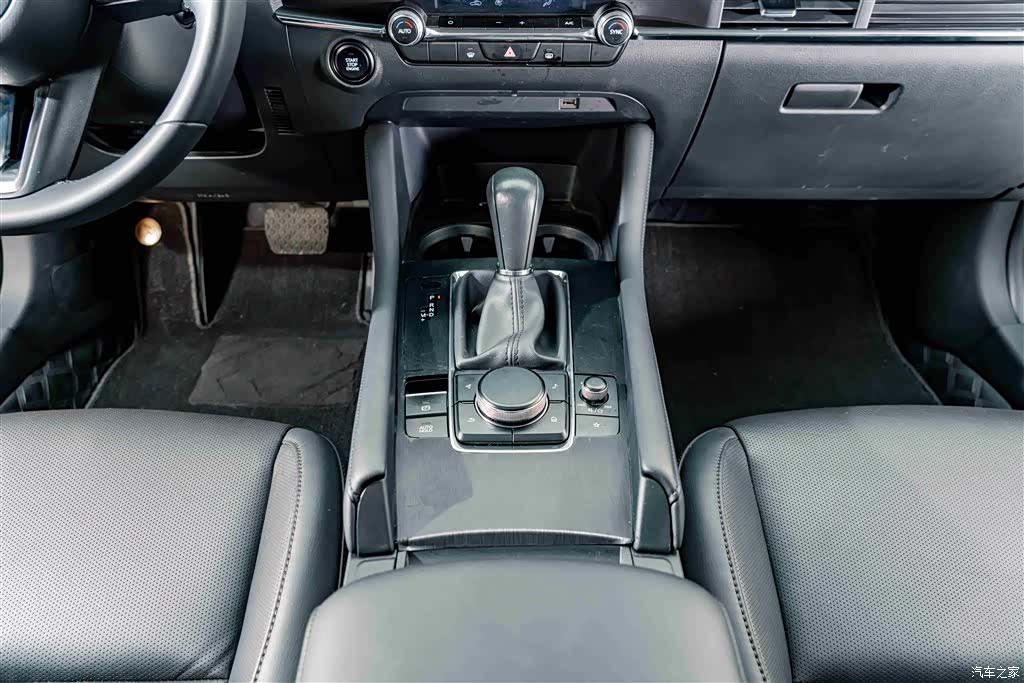 Mazda Mazda3, 2022 13