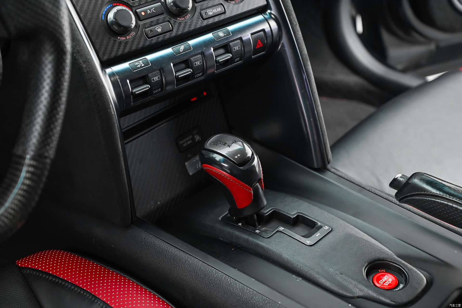 Nissan GT-R, 2012 12