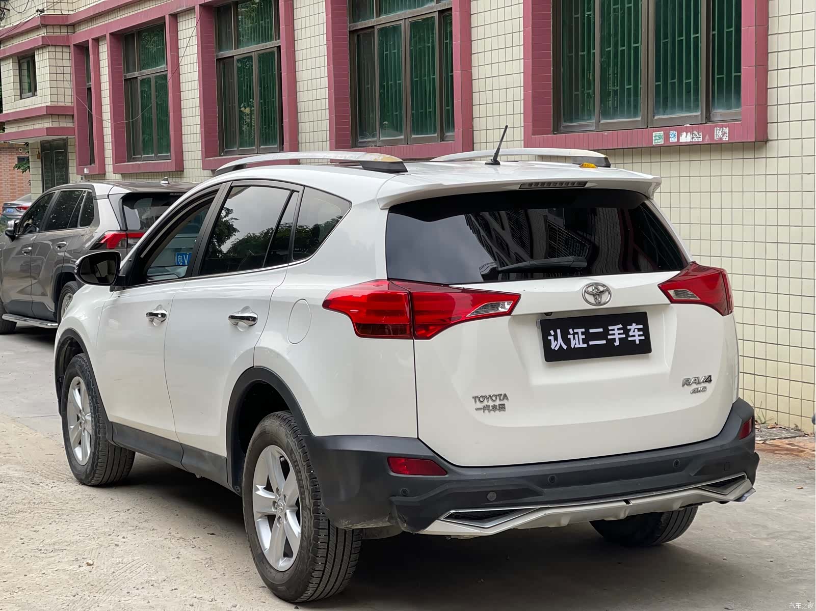 Toyota RAV4, 2014 все фото
