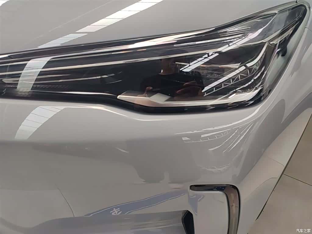 Geely Galaxy E5, 2026 24