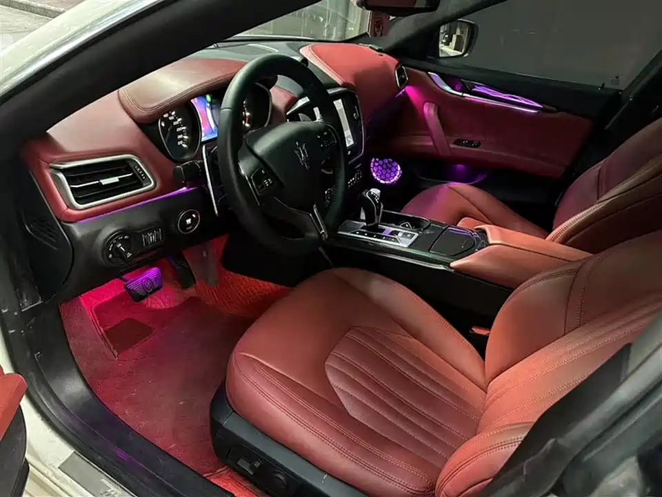 Maserati Ghibli Maserati Ghibli