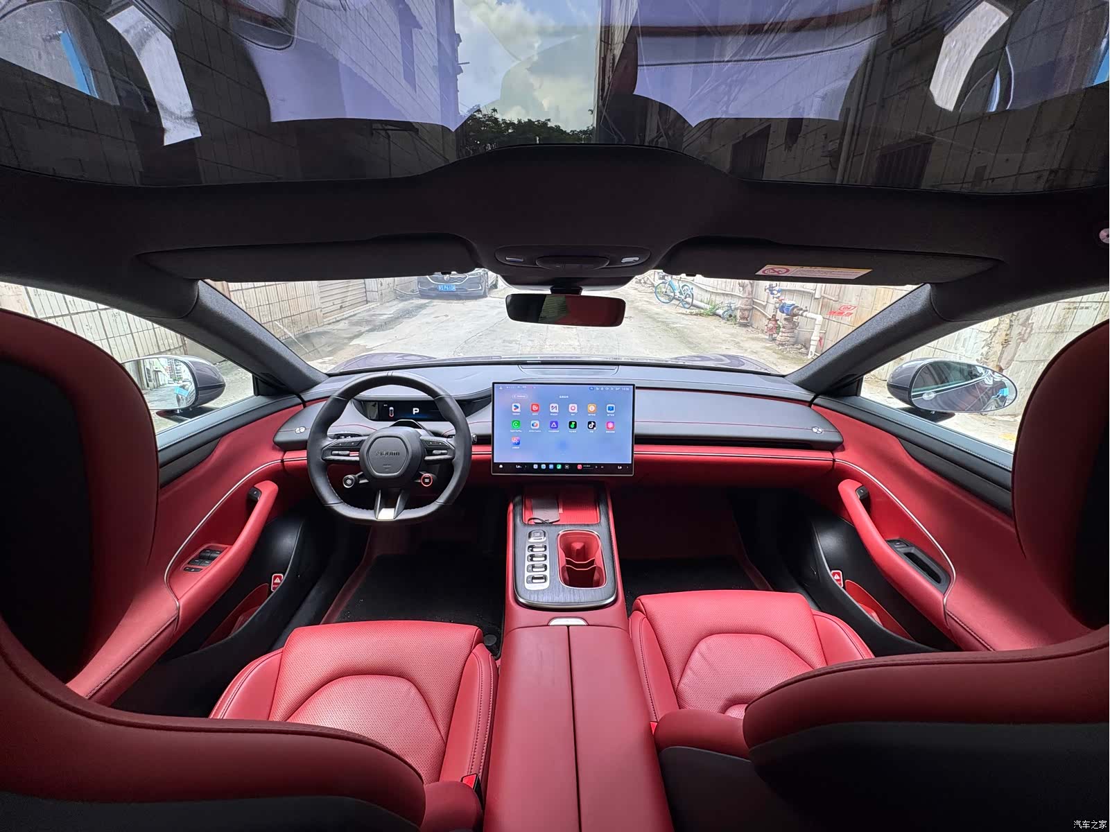 Xiaomi SU7, 2025 9