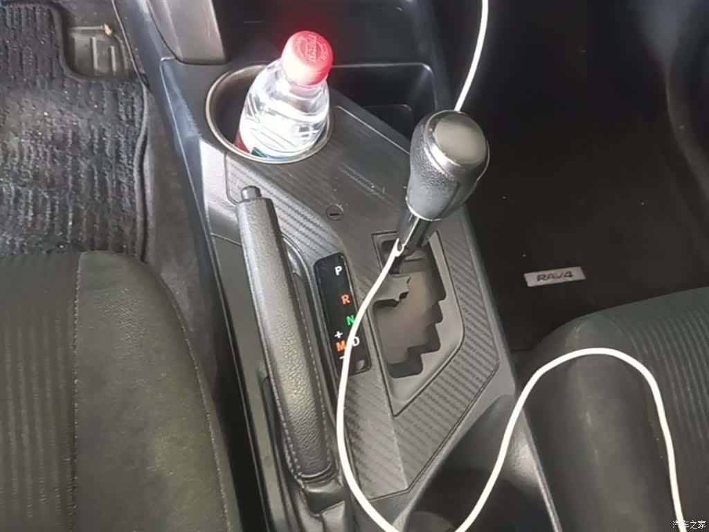 Toyota RAV4, 2015 14