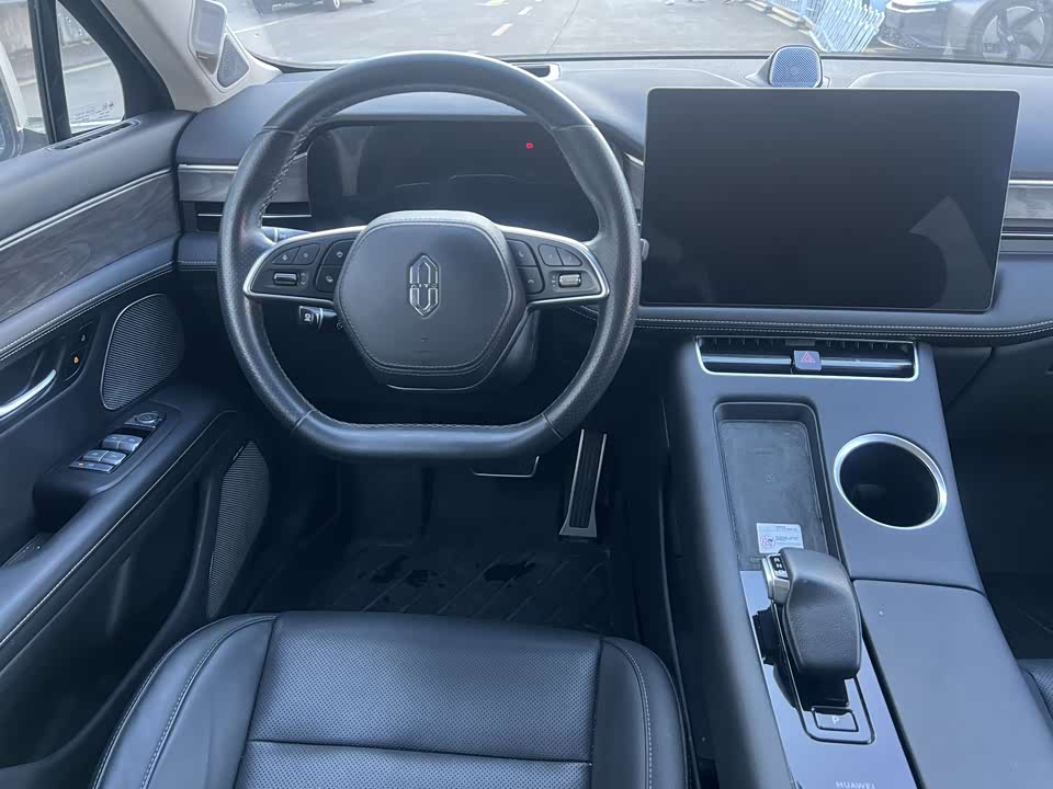 AITO Ask the world M5