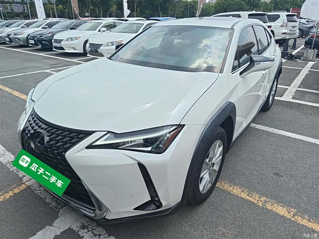Lexus UX, 2021 1