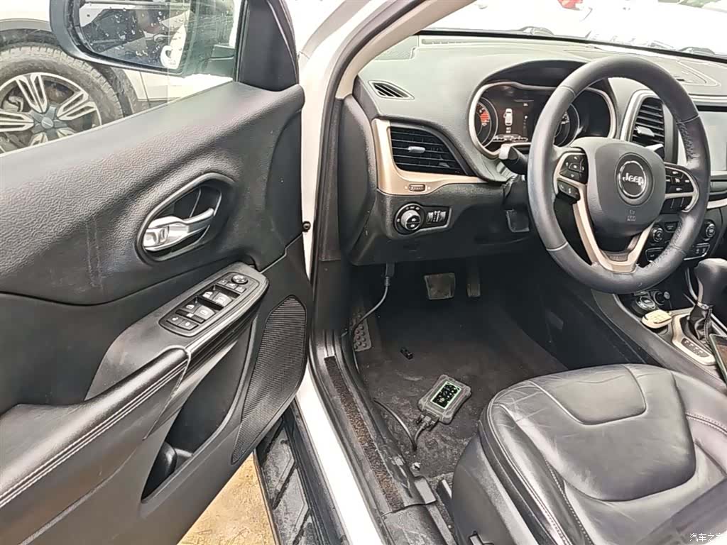 Jeep Cherokee, 2018 16