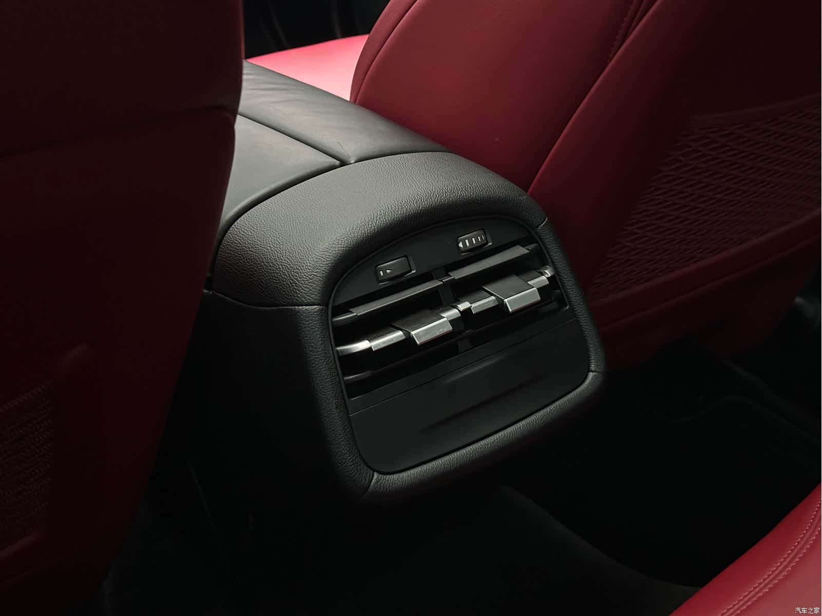 Maserati Ghibli, 2018 14