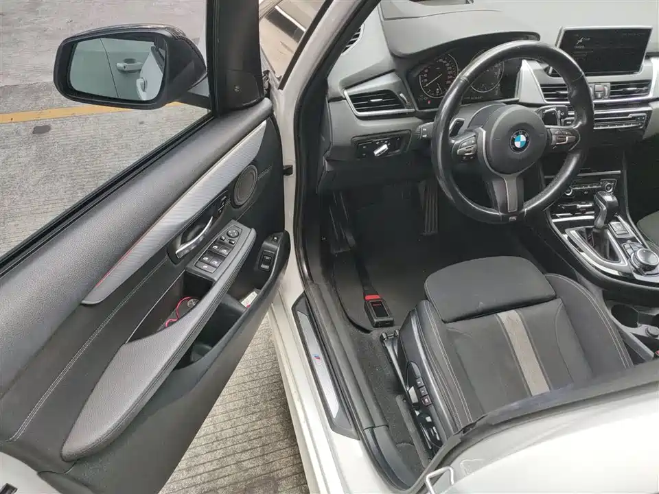 BMW 2 series station wagon