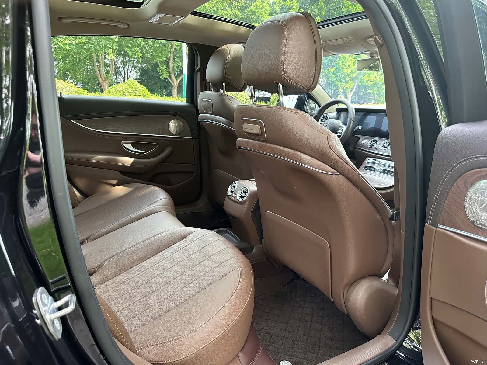 Mercedes-Benz E-Class, 2019 11