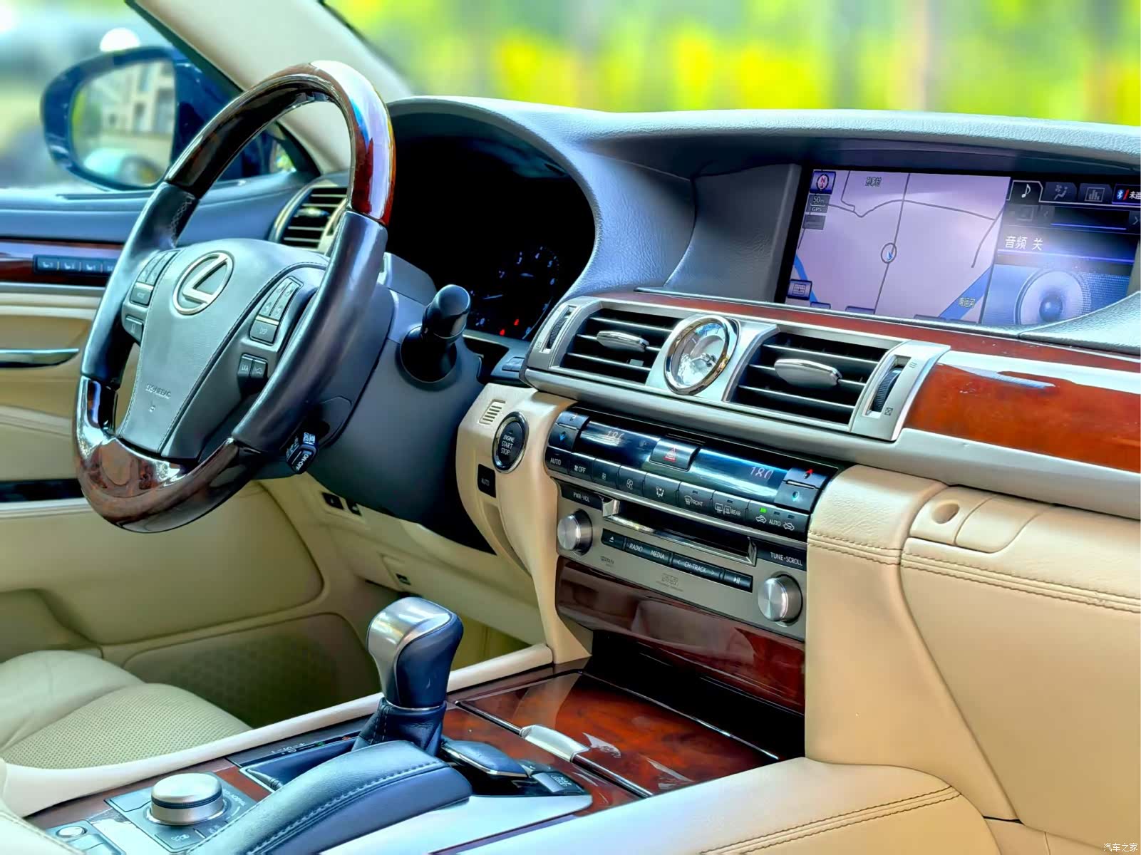 Lexus LS, 2014 15