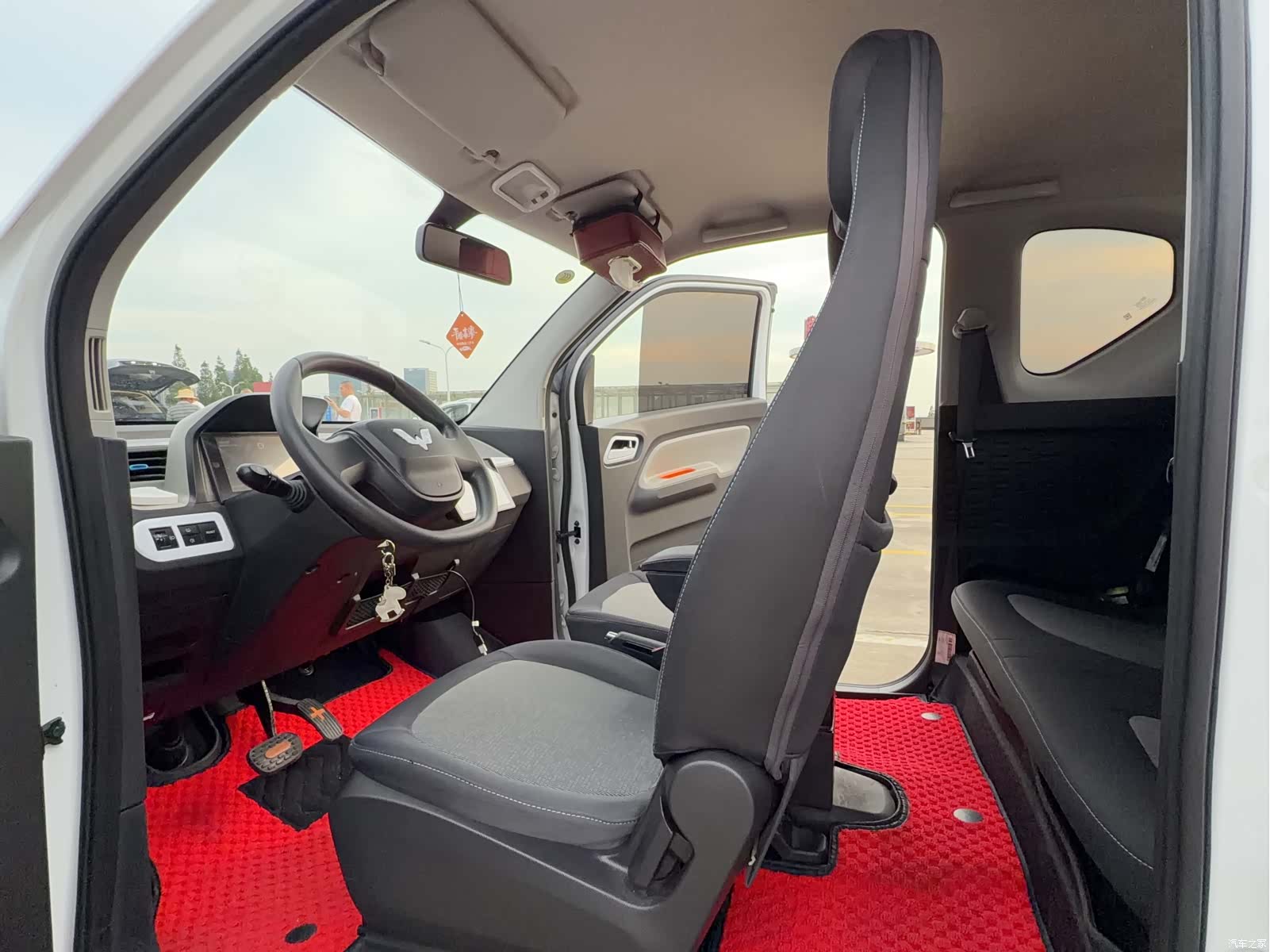 Wuling MINIEV, 2020 10