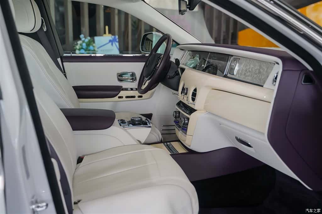 Rolls-Royce Phantom, 2019 30