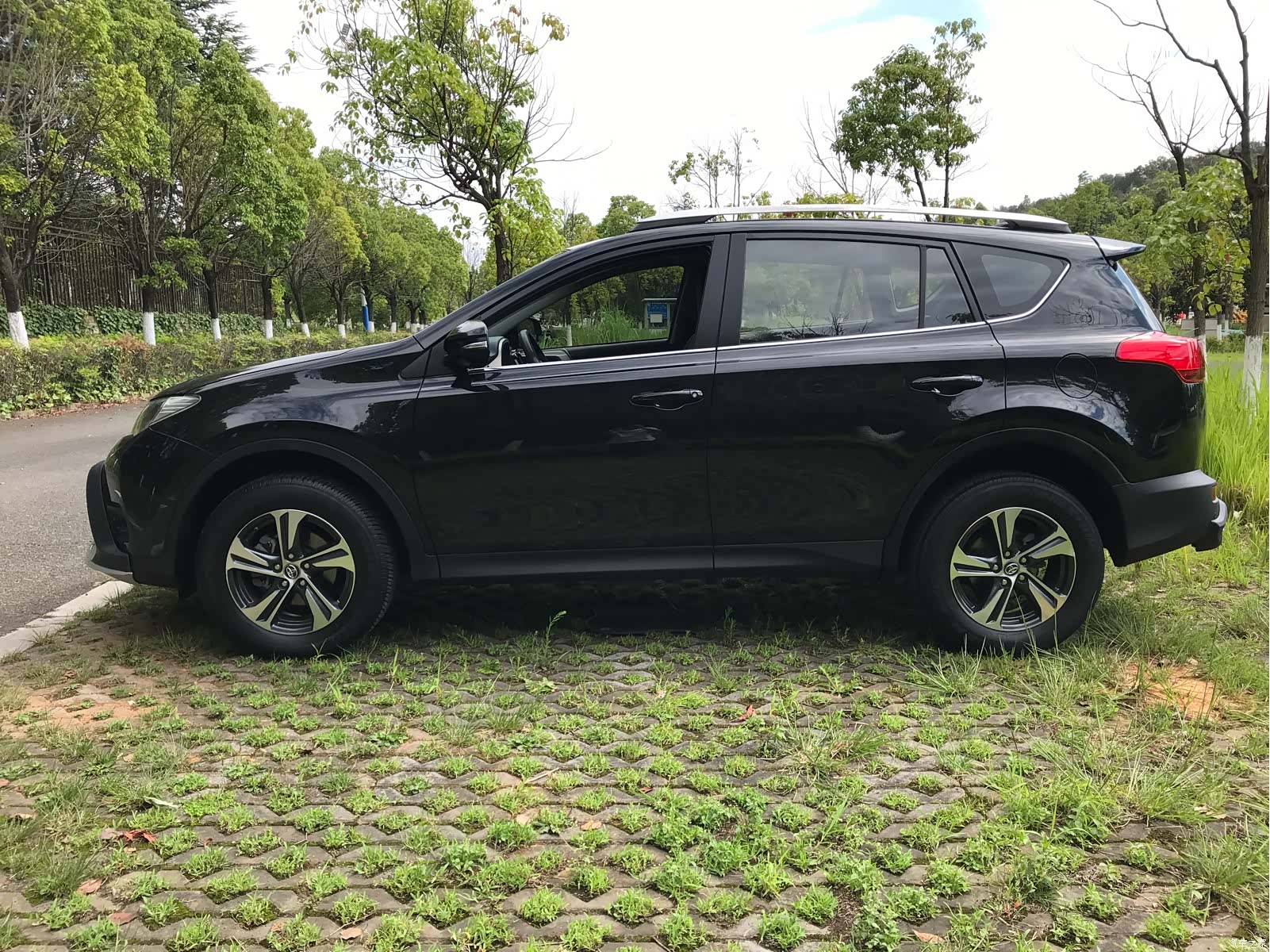 Toyota RAV4, 2015 4