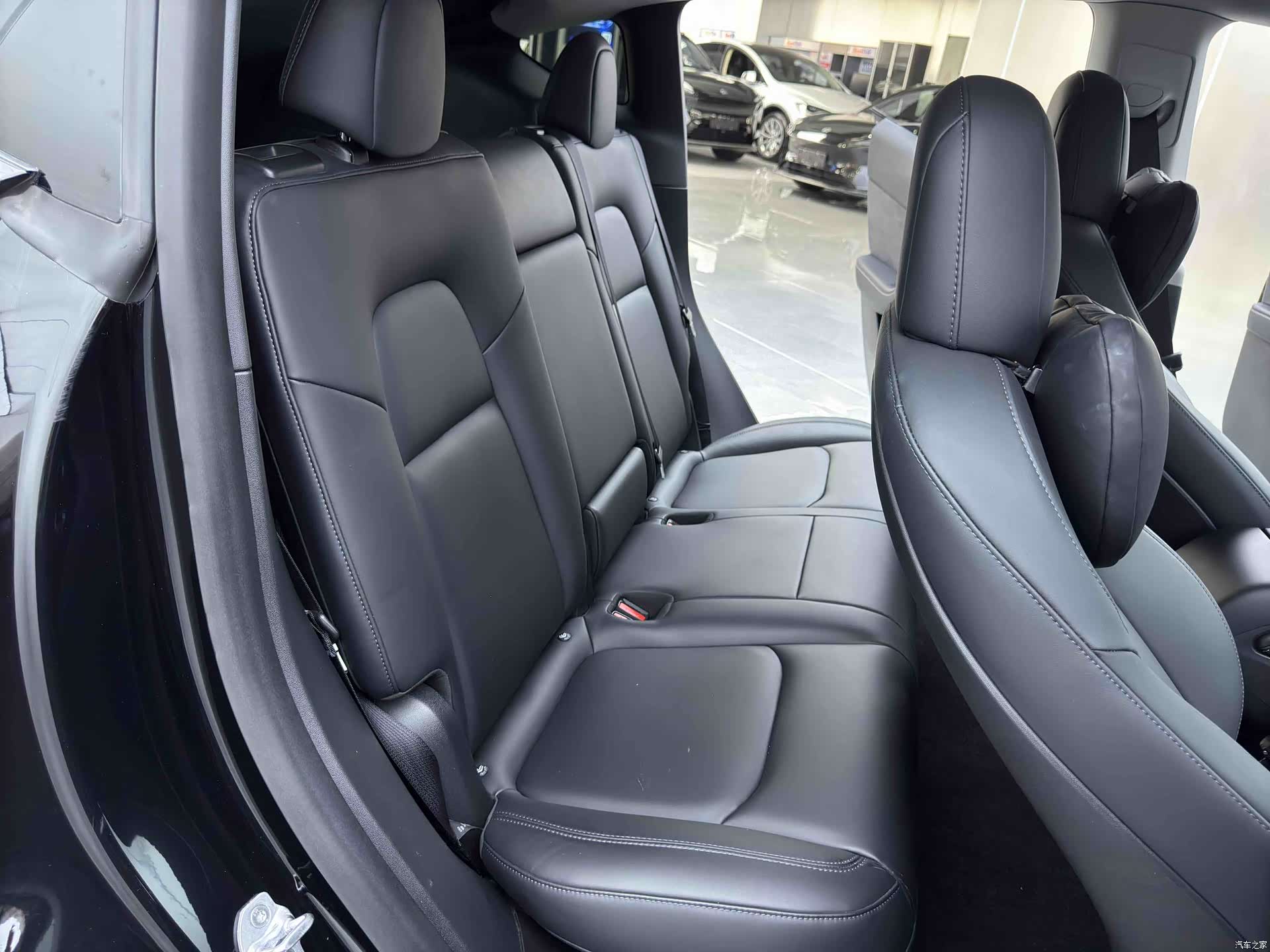 Tesla Model Y, 2022 10