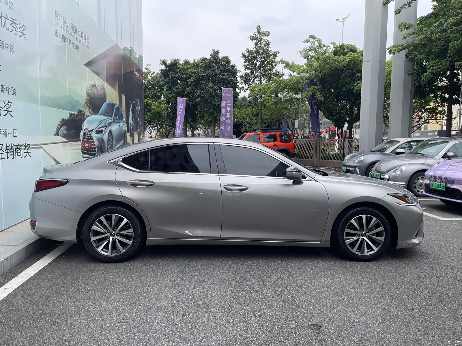 Lexus ES, 2019 14