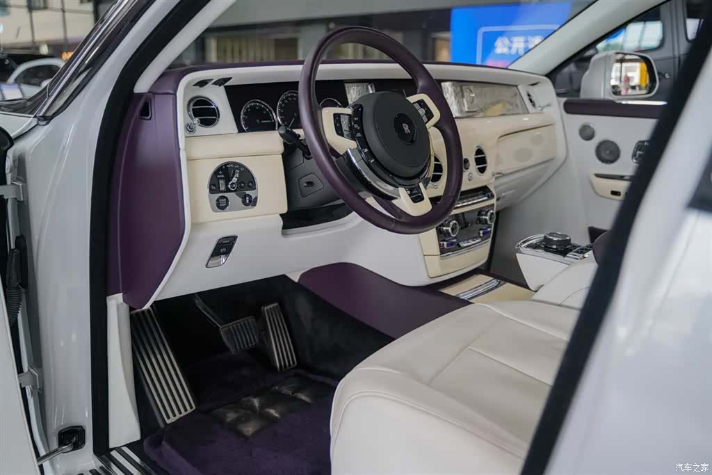 Rolls-Royce Phantom, 2019 13
