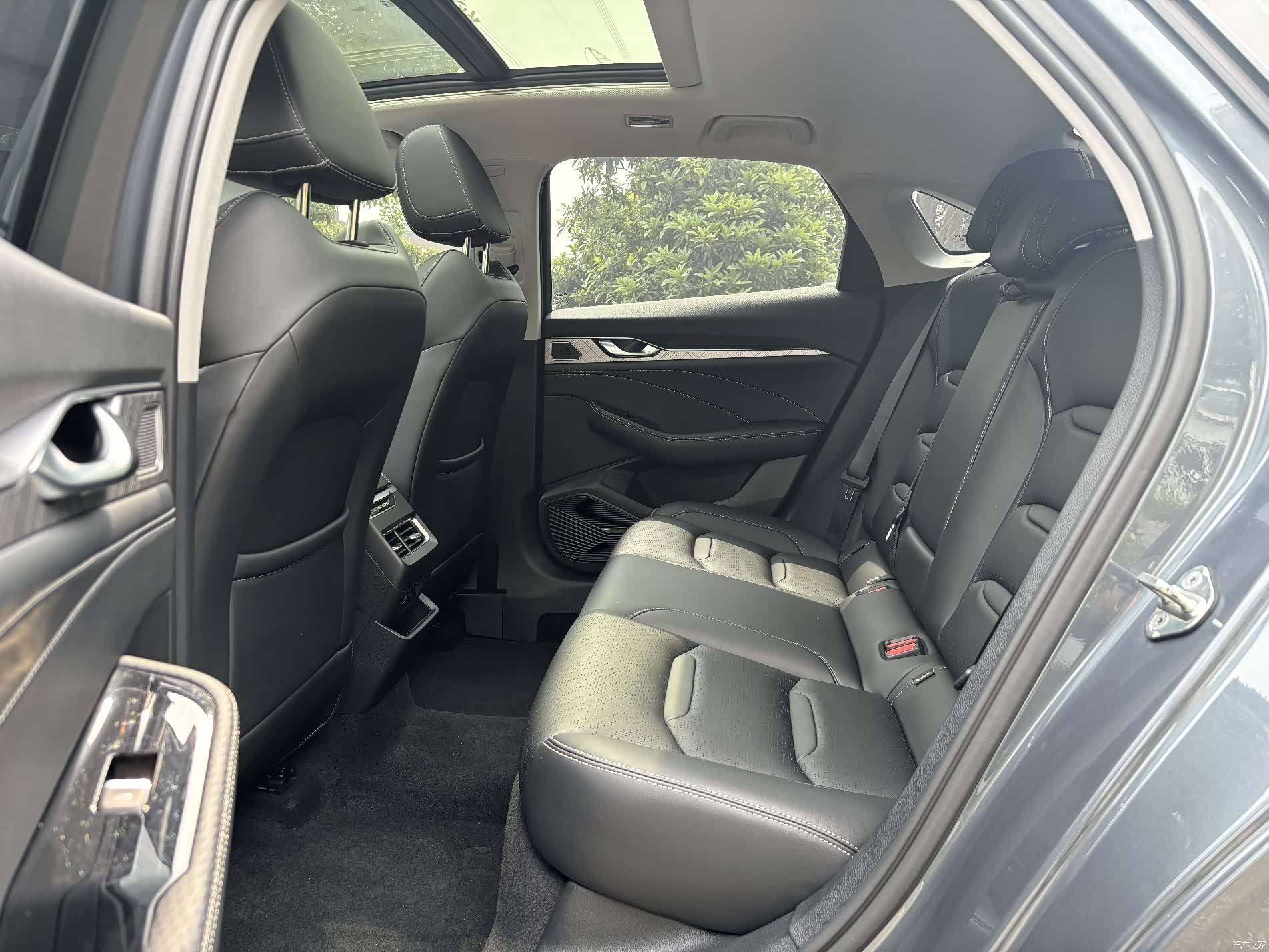 Geely Preface, 2022 19
