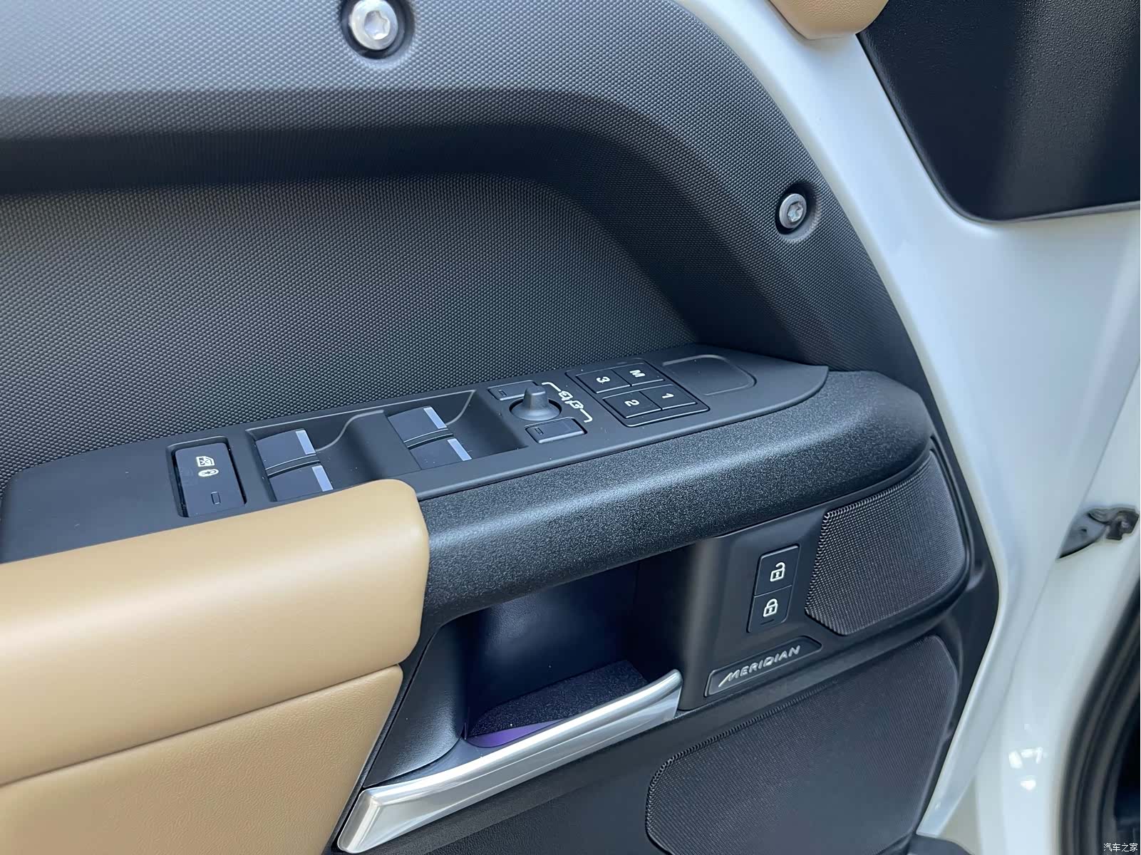 Land Rover Defender, 2026 16