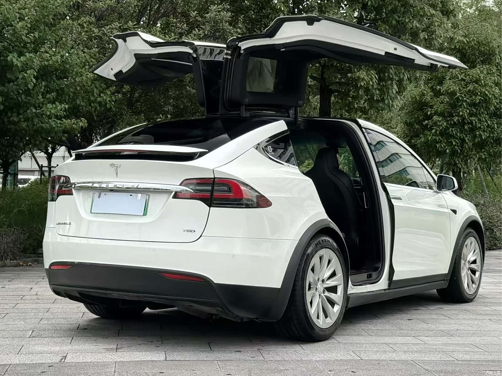 Tesla Model X, 2017 9