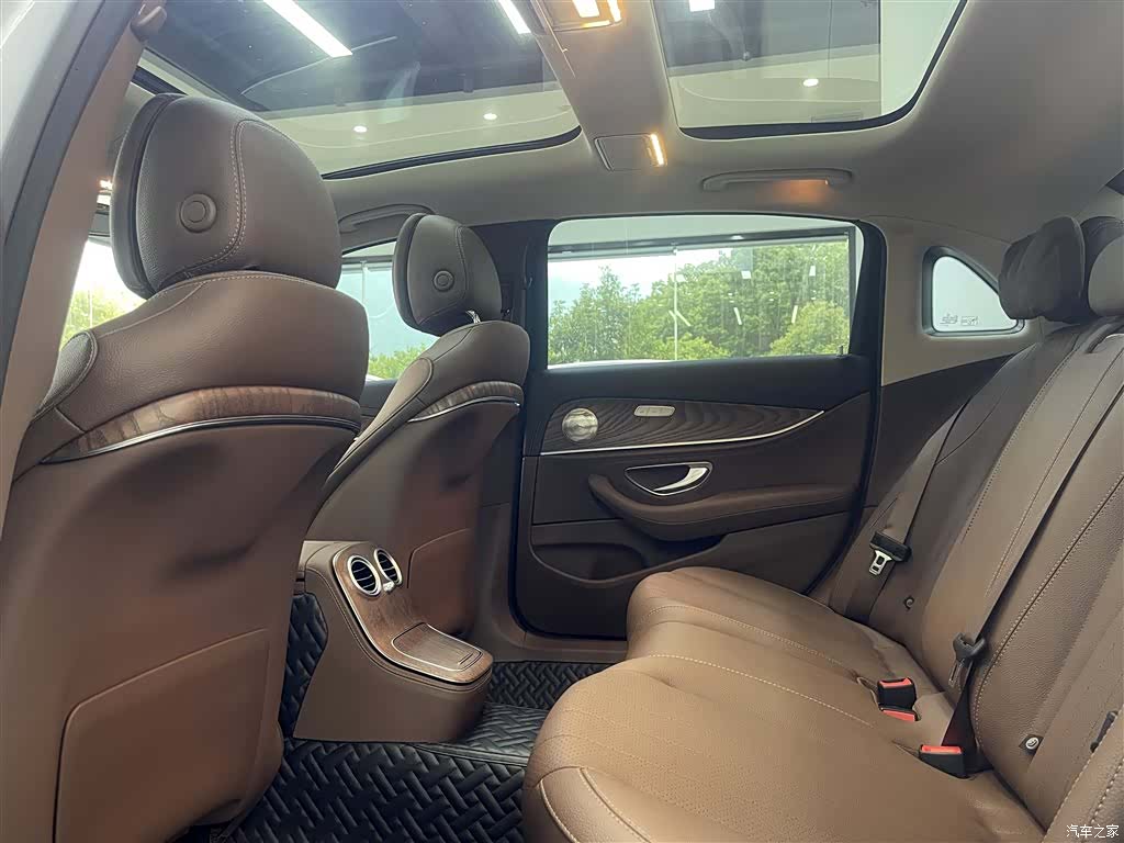 Mercedes-Benz E-Class, 2024 11