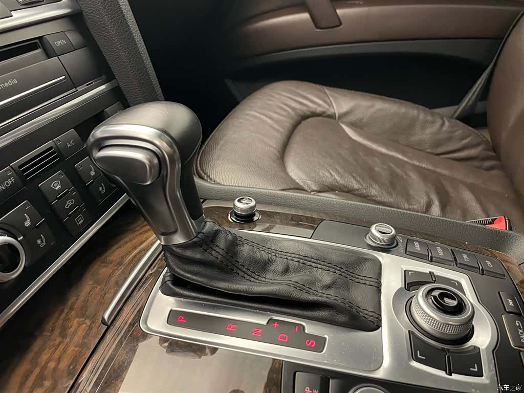 Audi Q7, 2014 11