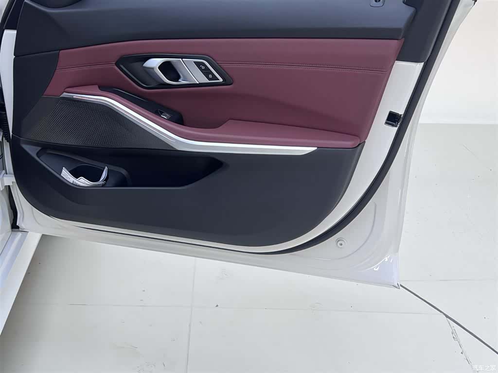 BMW 3 Series, 2023 12