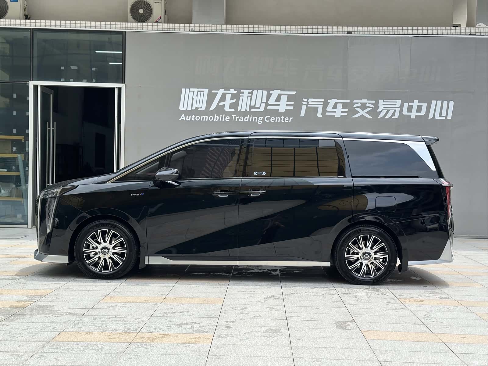 Trumpchi E9, 2025 18