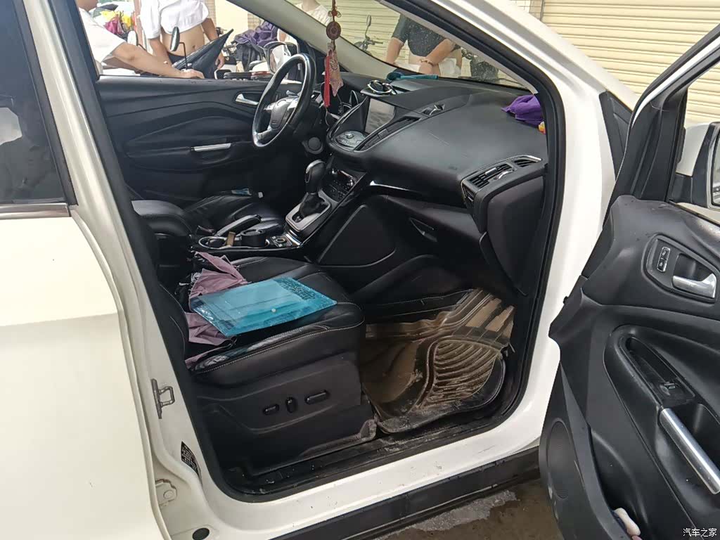 Ford Kuga, 2015 22
