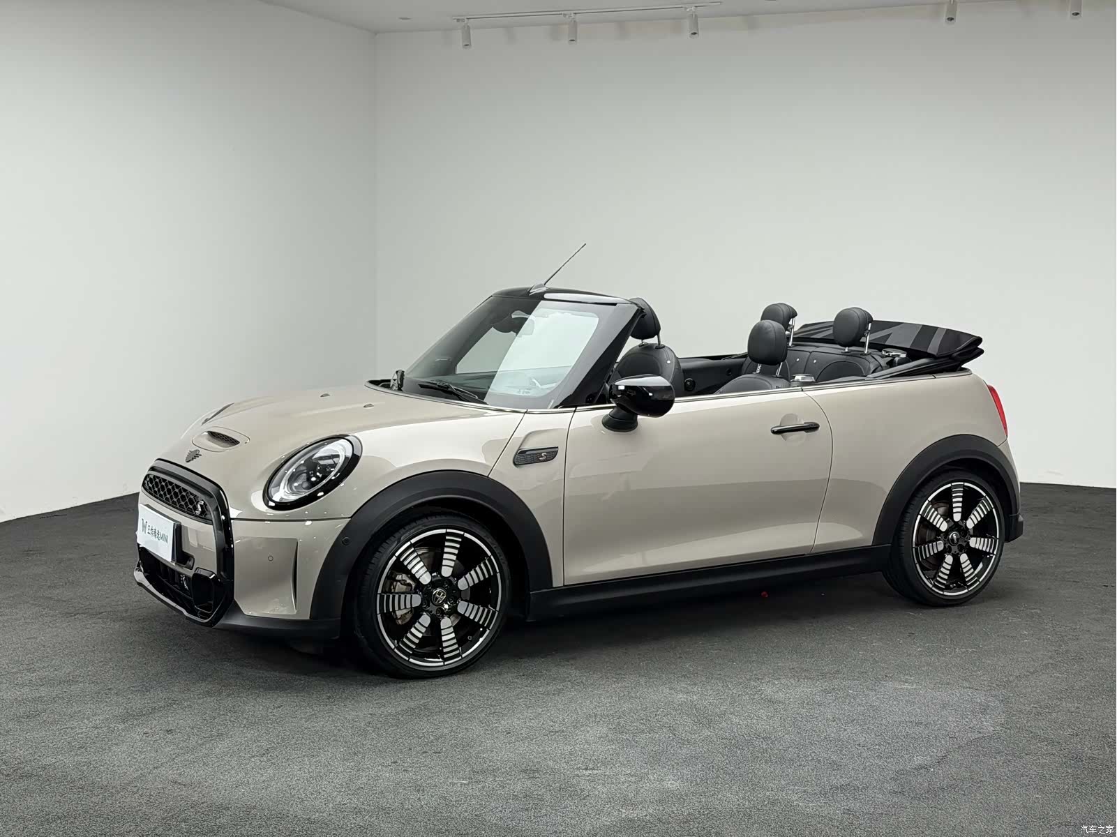 Mini Cooper, 2023 3