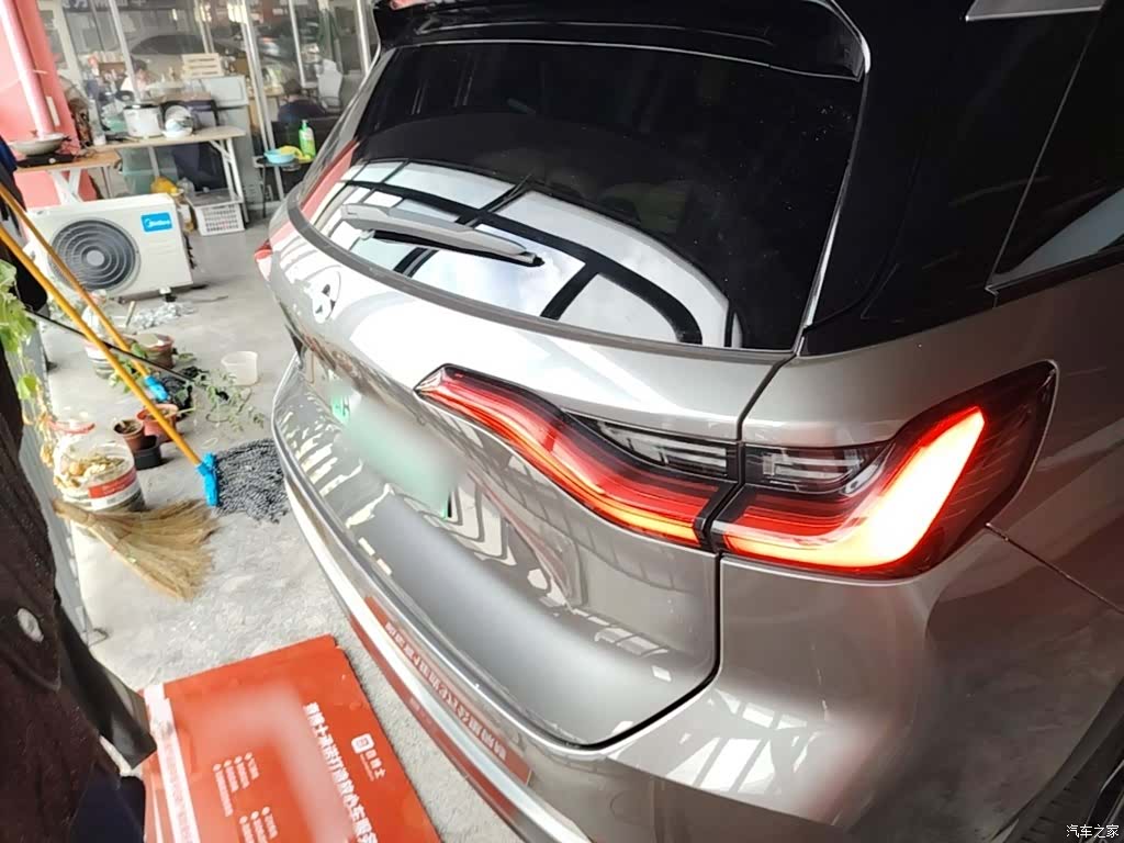 NIO ES8, 2021 6