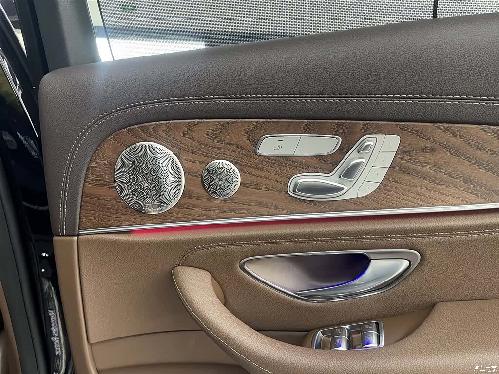 Mercedes-Benz E-Class, 2023 12