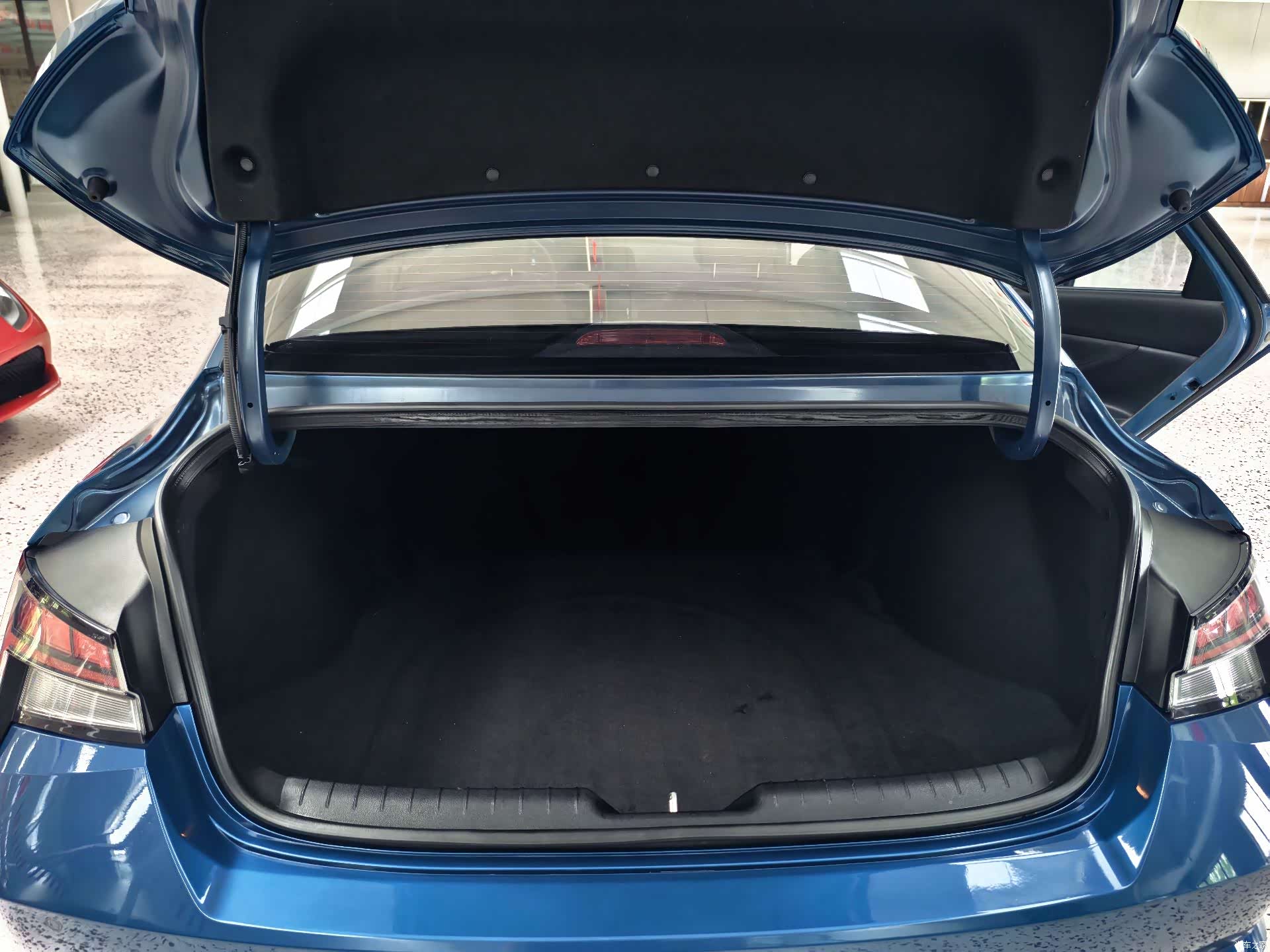 Hyundai Elantra, 2022 17