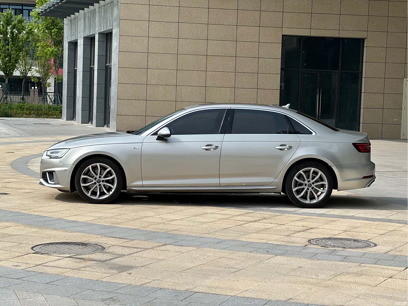 Audi A4L, 2019 4