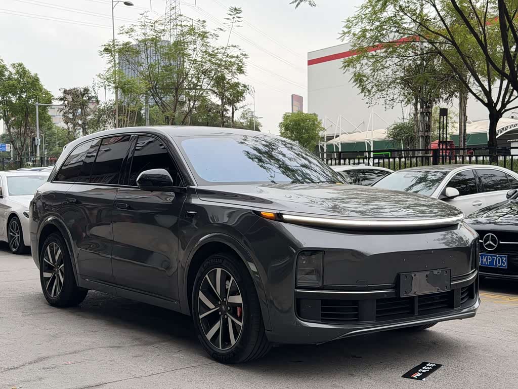 Li Auto L8