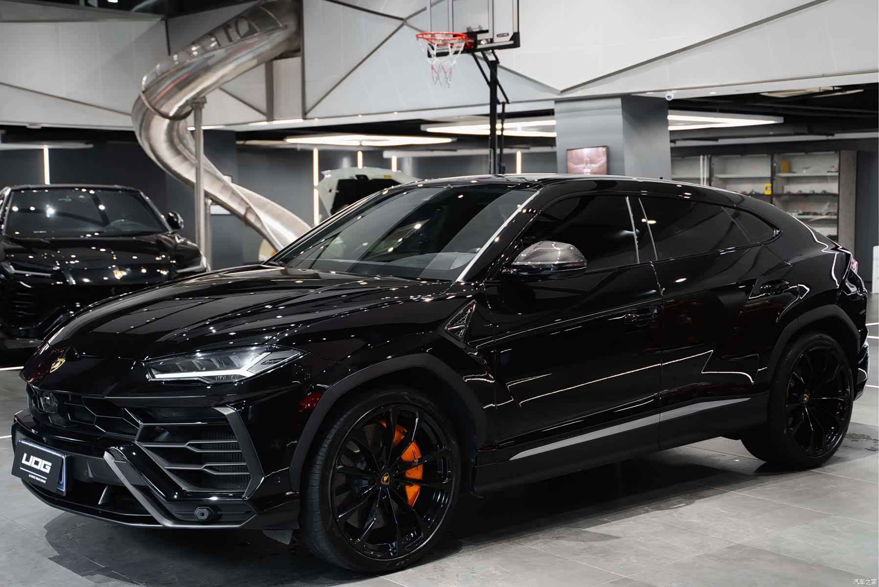 Lamborghini Urus, 2022 1