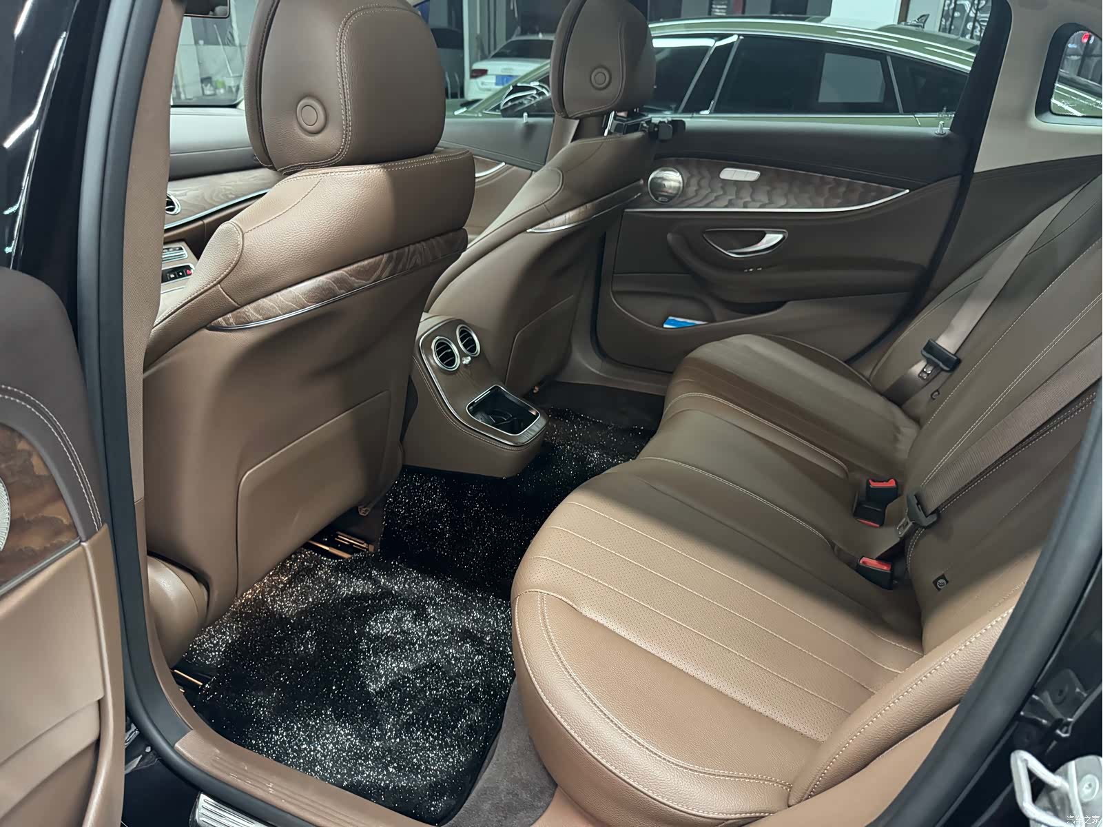 Mercedes-Benz E-Class, 2023 6