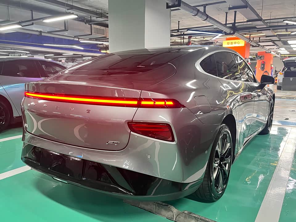 XPENG P7