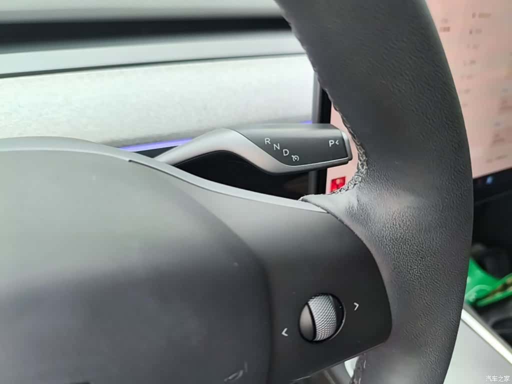 Tesla Model Y, 2023 14