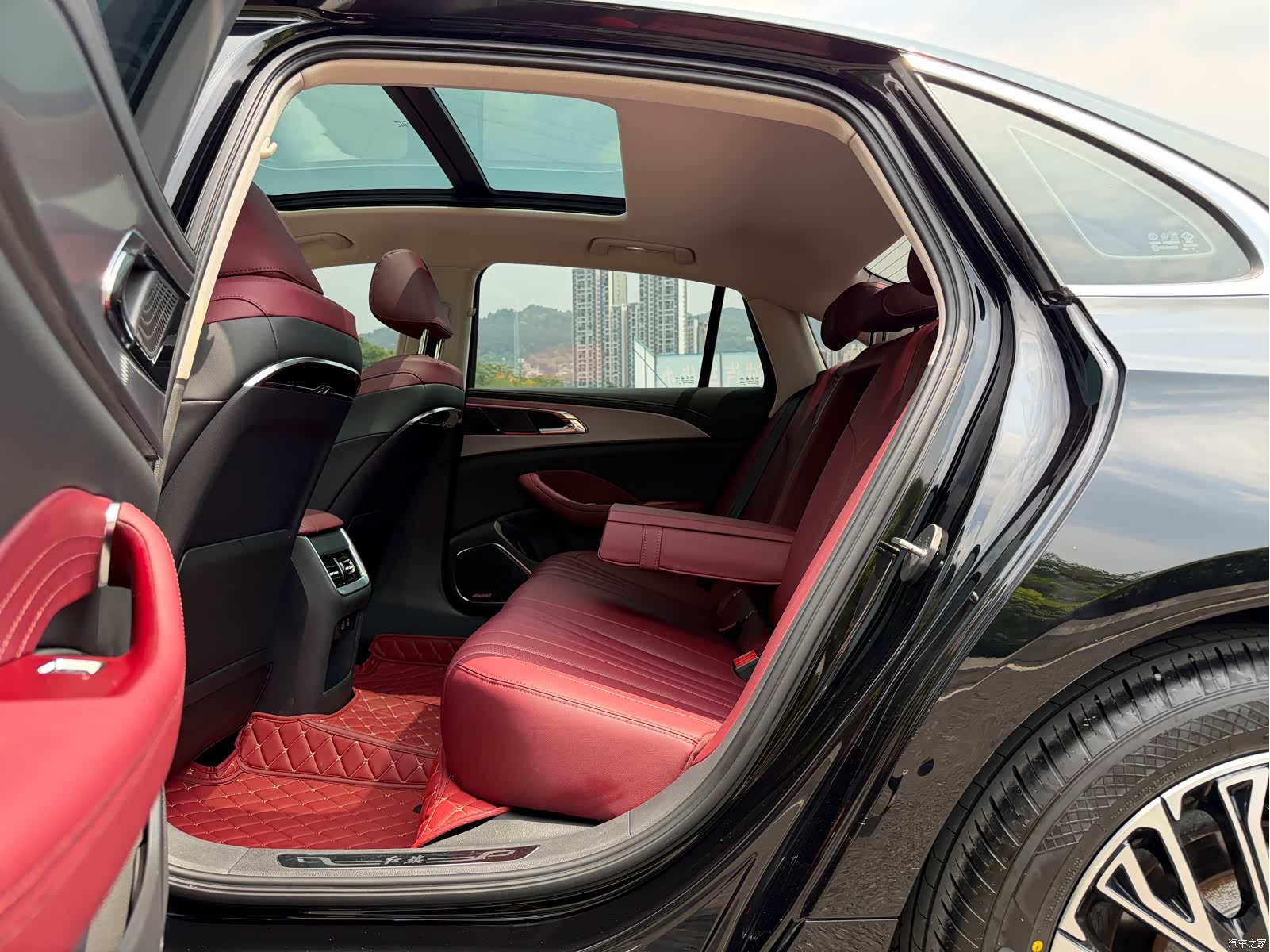 Hongqi H5, 2023 14