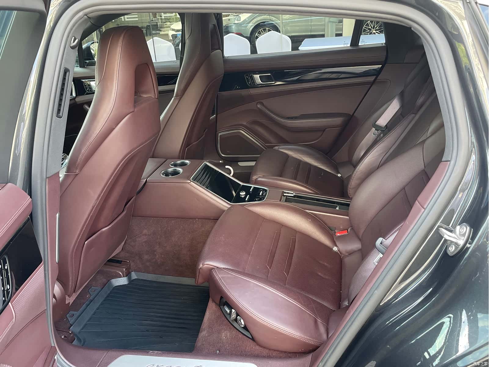 Porsche Panamera, 2018 6