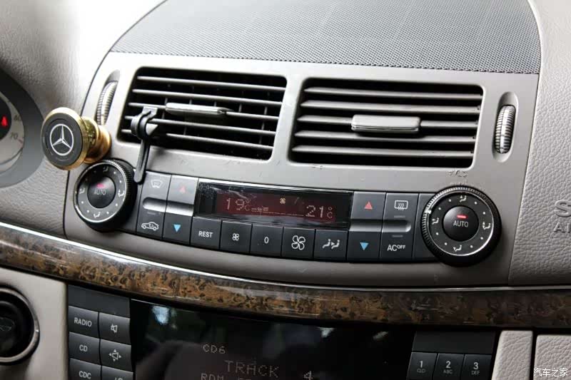Mercedes-Benz E-Class, 2006 8